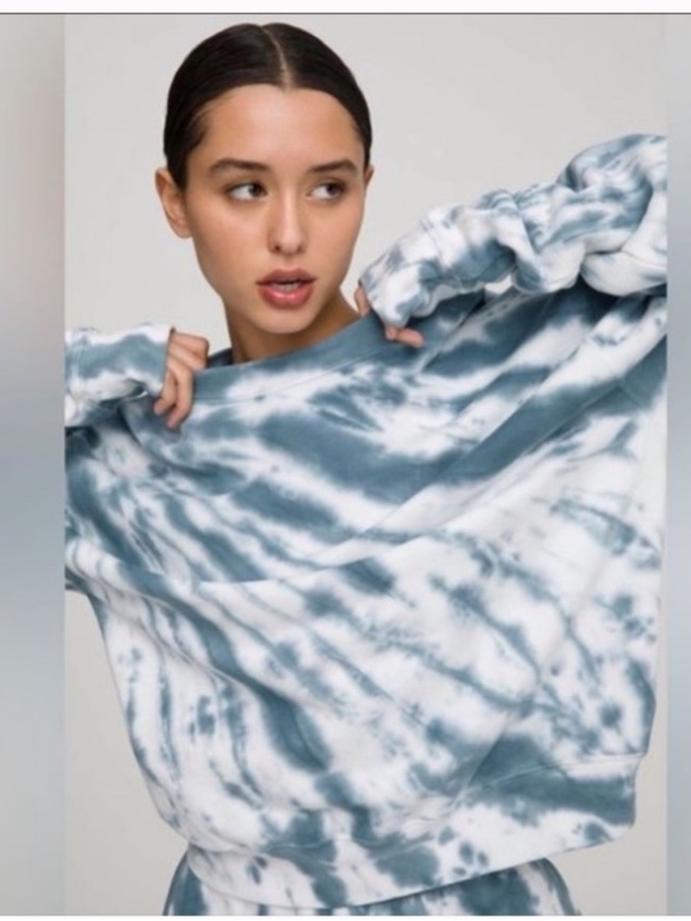 Good American Blue and White Tie-Dye Crew Sweatshirt Cotton 2X